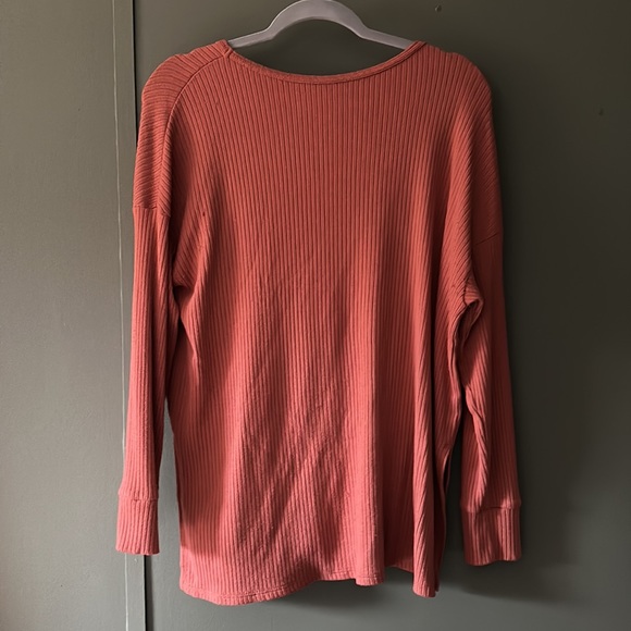 American Eagle plush Medium long sleeve - Picture 3 of 3